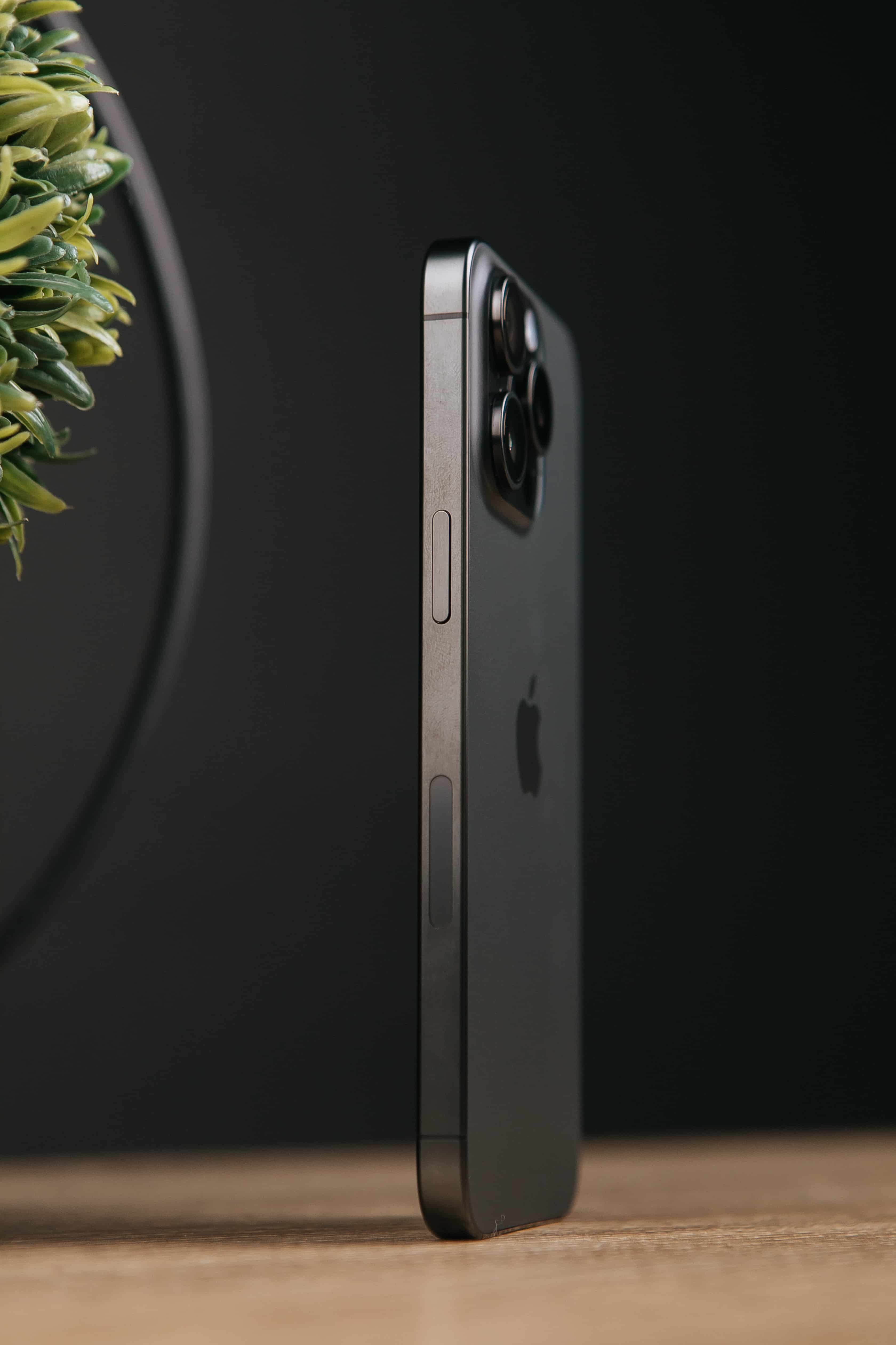 Apple iPhone 15 Pro Max 256GB eSIM Black Titanium (MU663) б/у